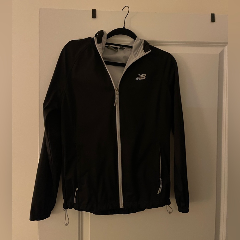 New Balance Running Gray and Black Wind/Water Resistant Jacket Size Medium